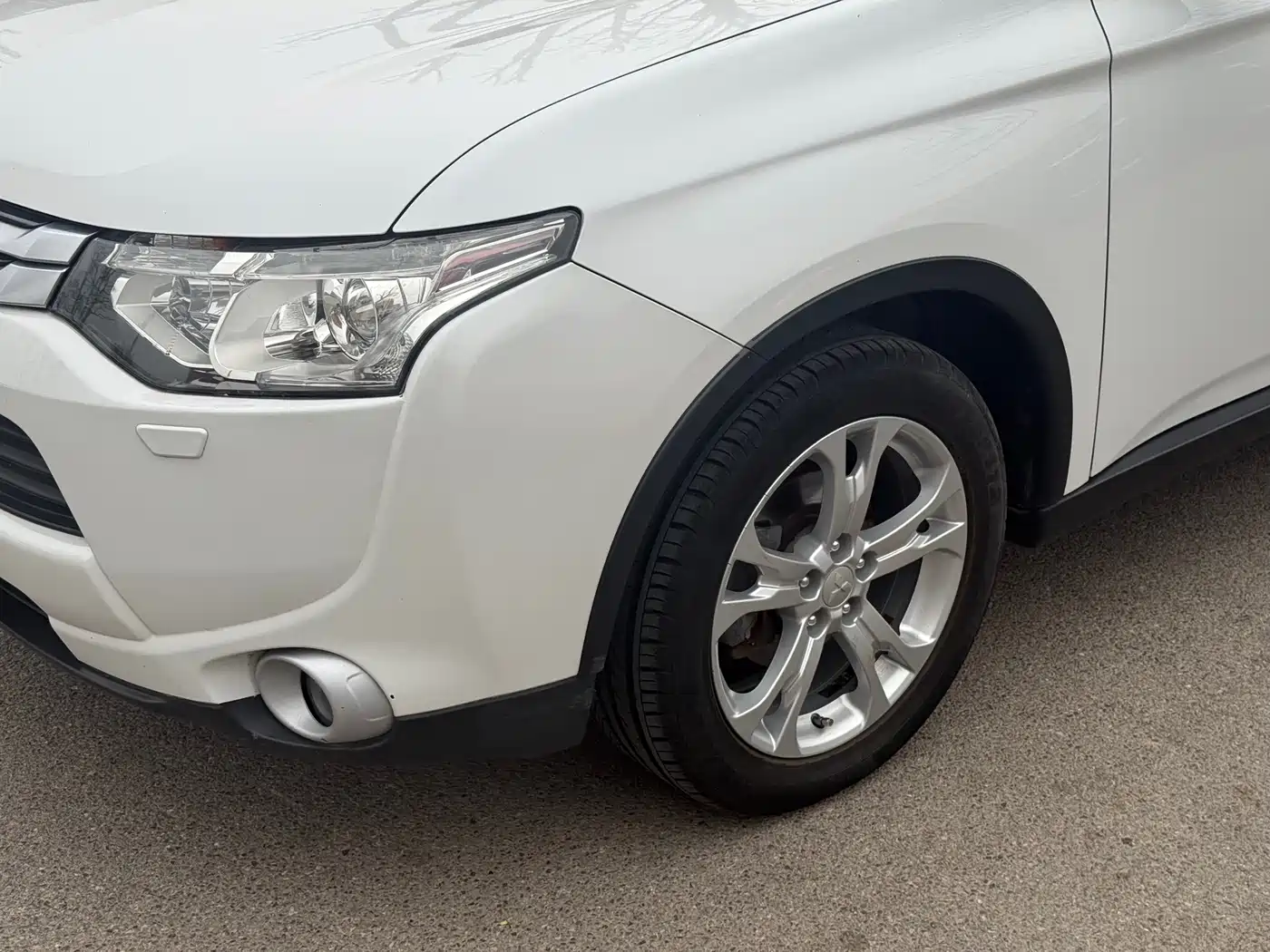 Mitsubishi Outlander (Import) 2014 2.4L 4WD Luxury Value Edition 7-seater фото 14
