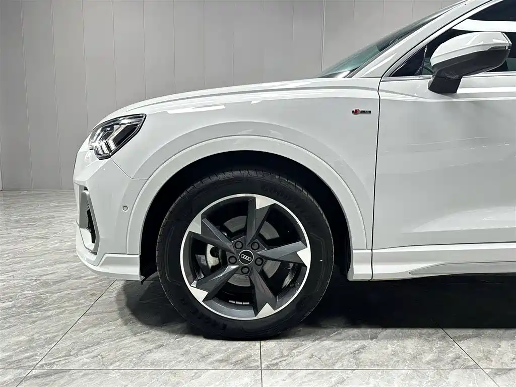 Audi Q3 2022 35 TFSI Fashion Dynamic фото 7