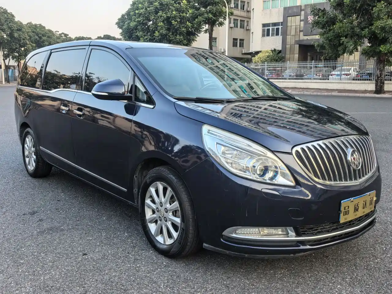 Buick GL8 2011 3.0L XT Luxury Business Flagship фото 2