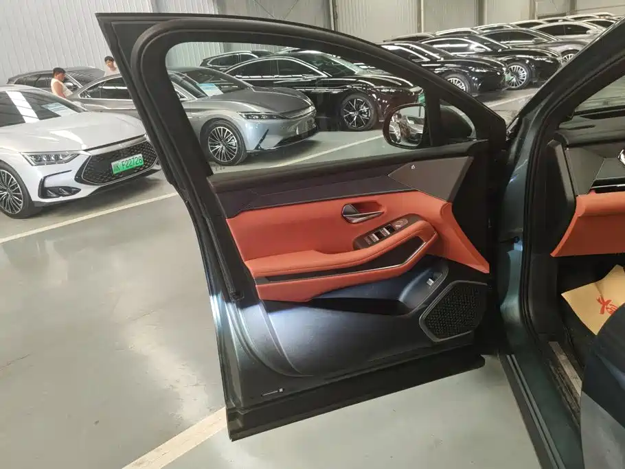 BYD Tang L 2025 2025 DM 175KM Drone Player Edition