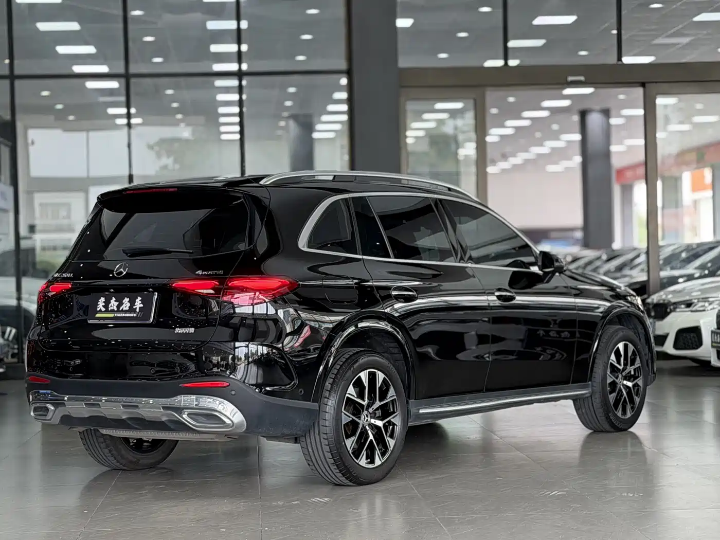 Mercedes-Benz GLC 2023 Facelift GLC 260 L 4MATIC Luxury 7-Seater фото 11