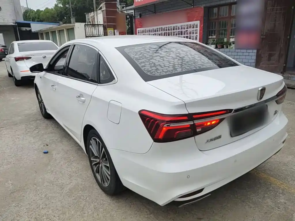 Фото 5 - Roewe i6