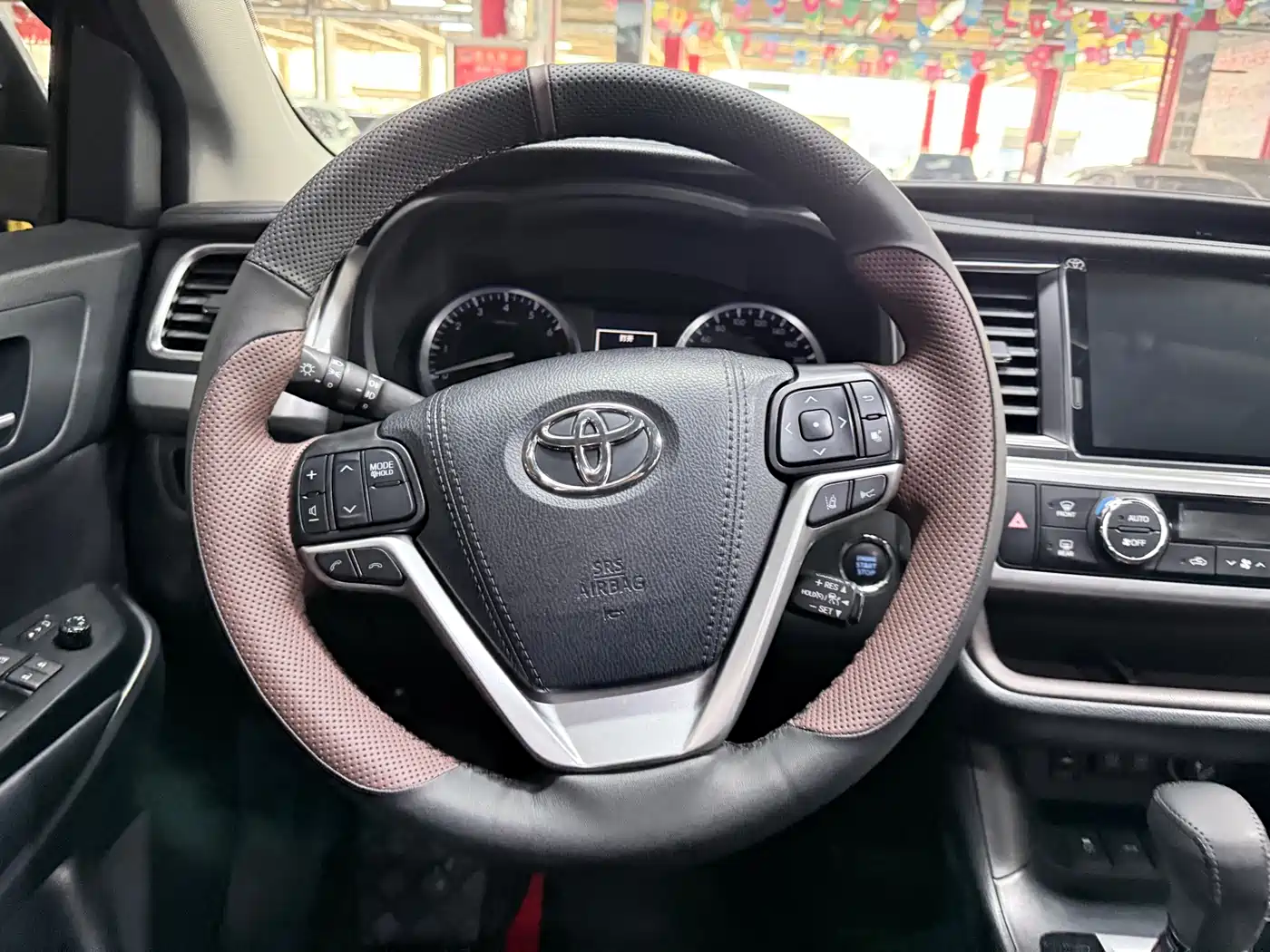 TOYOTA HIGHLANDER