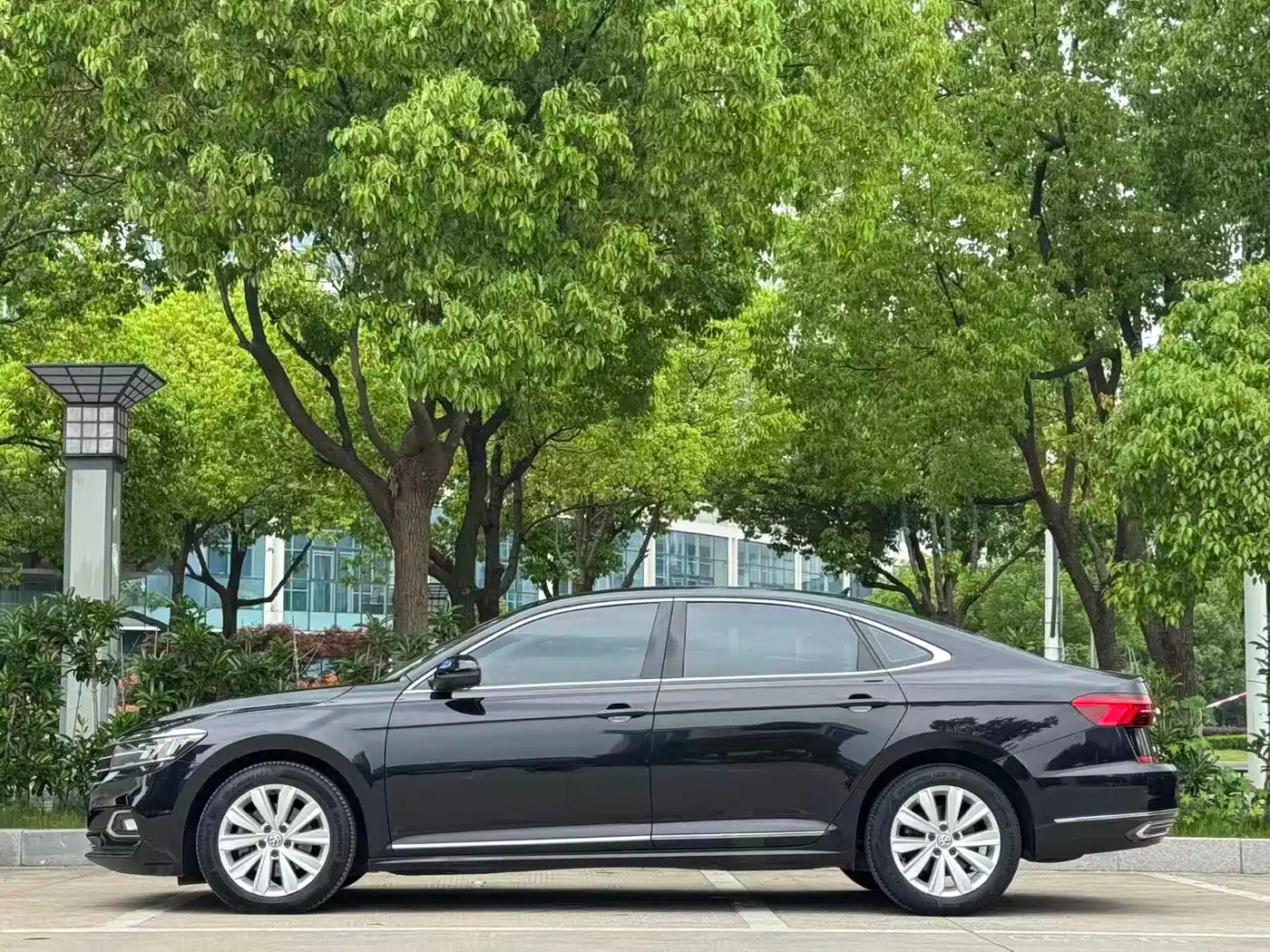 Volkswagen Passat 2019 330TSI Elite Version China VI фото 3