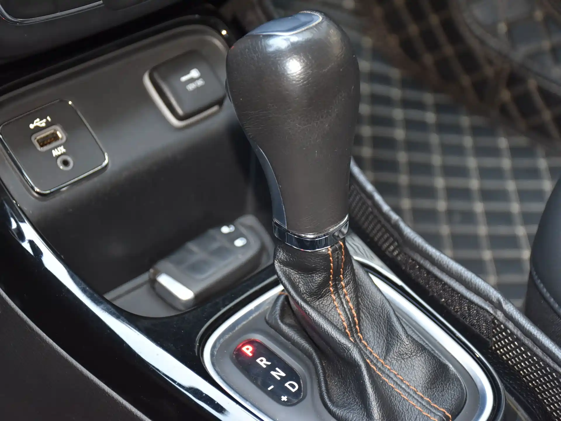 Фото 13 - Jeep Compass