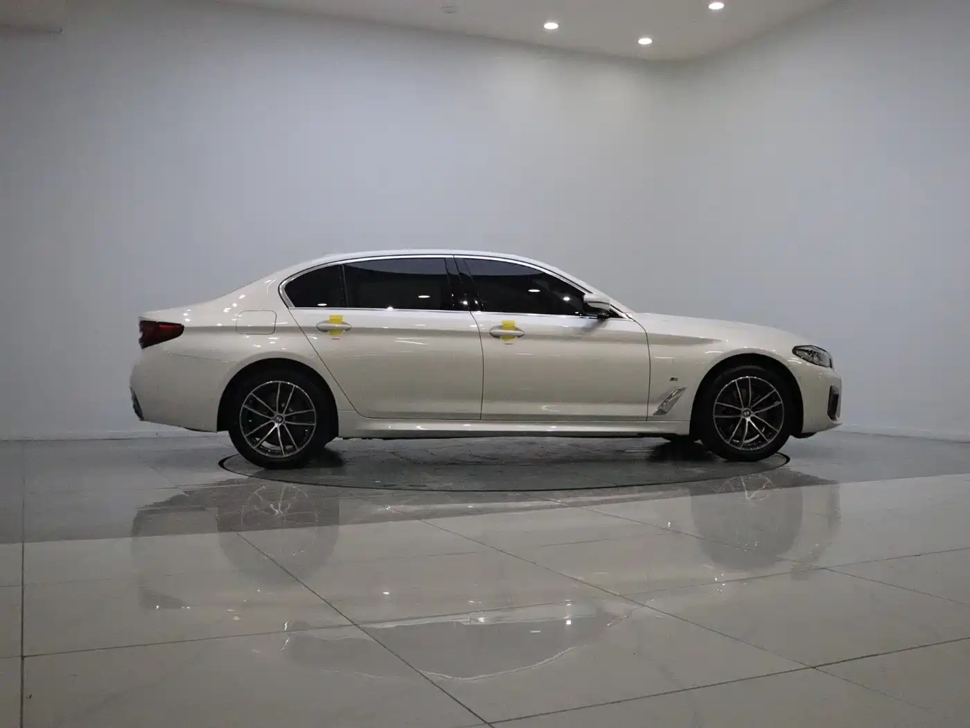 BMW 5 Series 2021 525Li M Sport Package фото 7