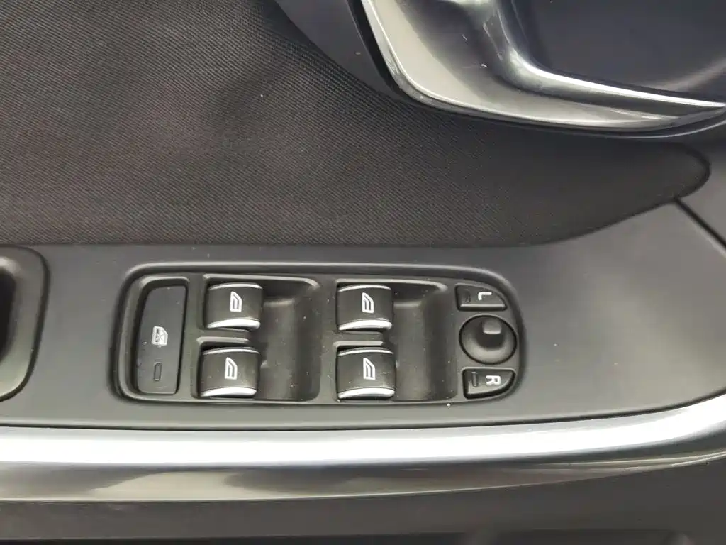 Photo 9 - Volvo XC60