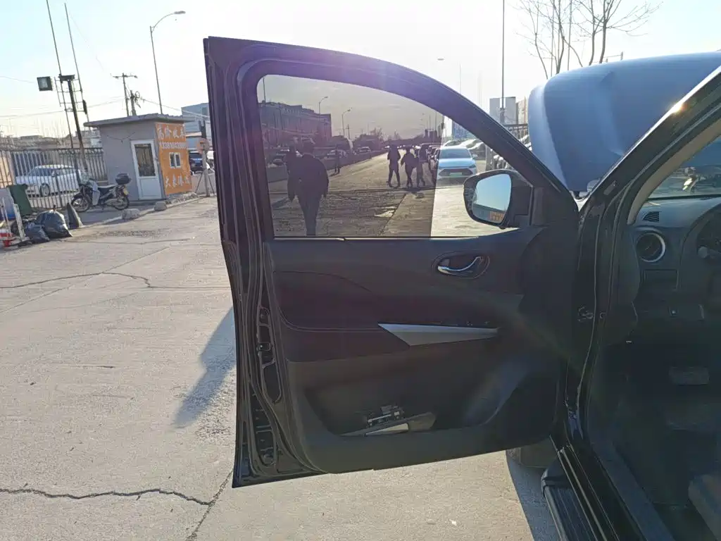 Nissan Navara 2019 2017 Model 2.5L Automatic 2WD Luxury QR25