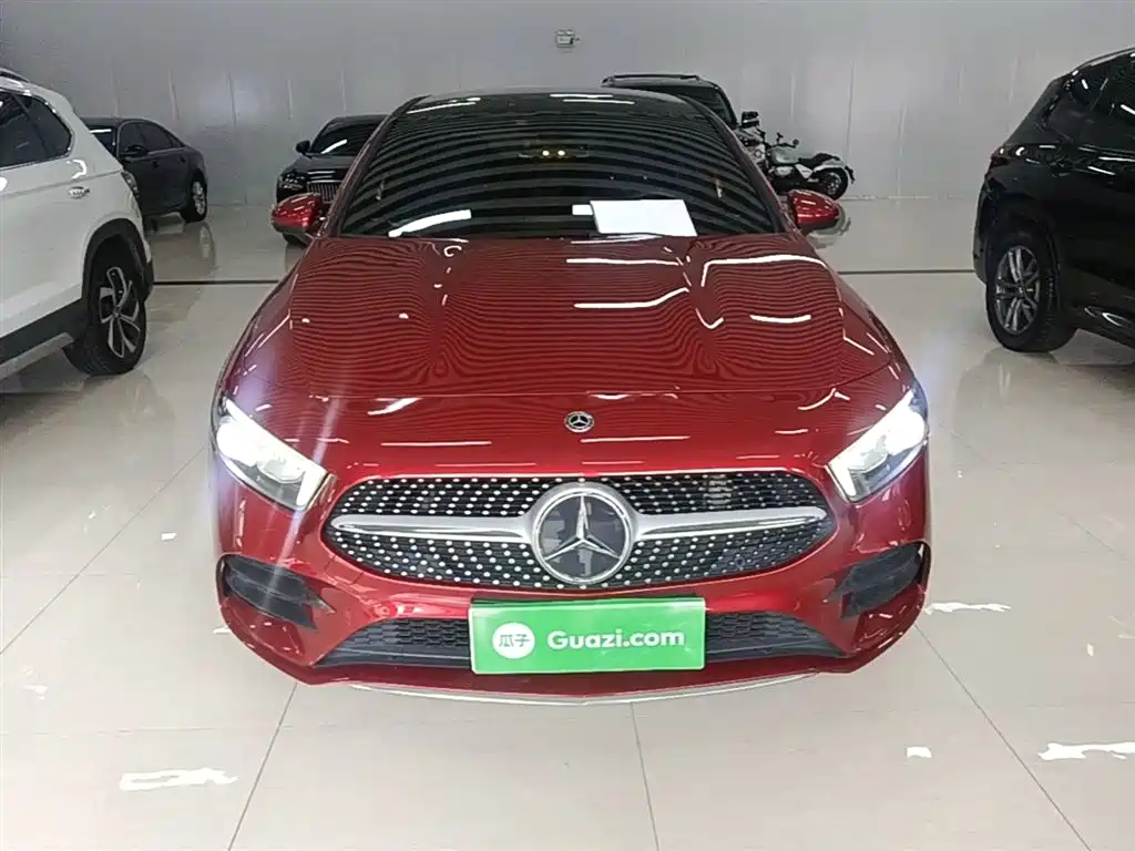 Mercedes-Benz A-Class 2019 Facelift A 200 L Sports Sedan фото 3