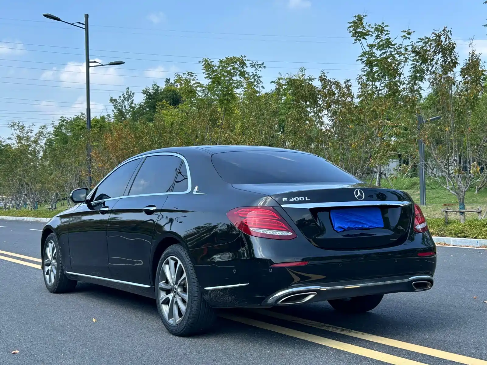 Фото 20 - Mercedes-Benz E-Class