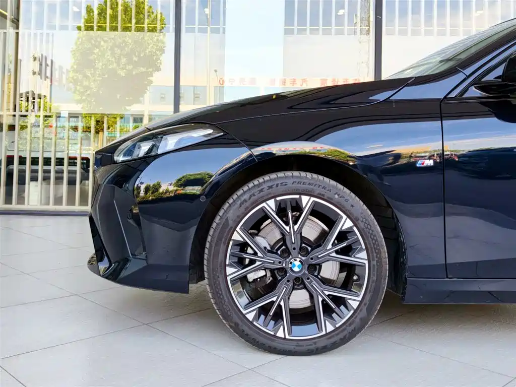 BMW 2 Series 2025 225L M Sport Package фото 6