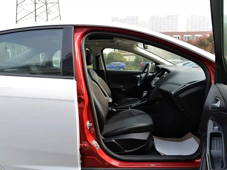Фото 6 - Ford Focus