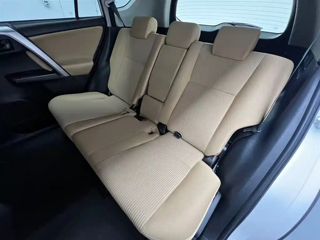 Toyota RAV4 Rongfang 2016 2.0L CVT 2WD Urban (China V) фото 12