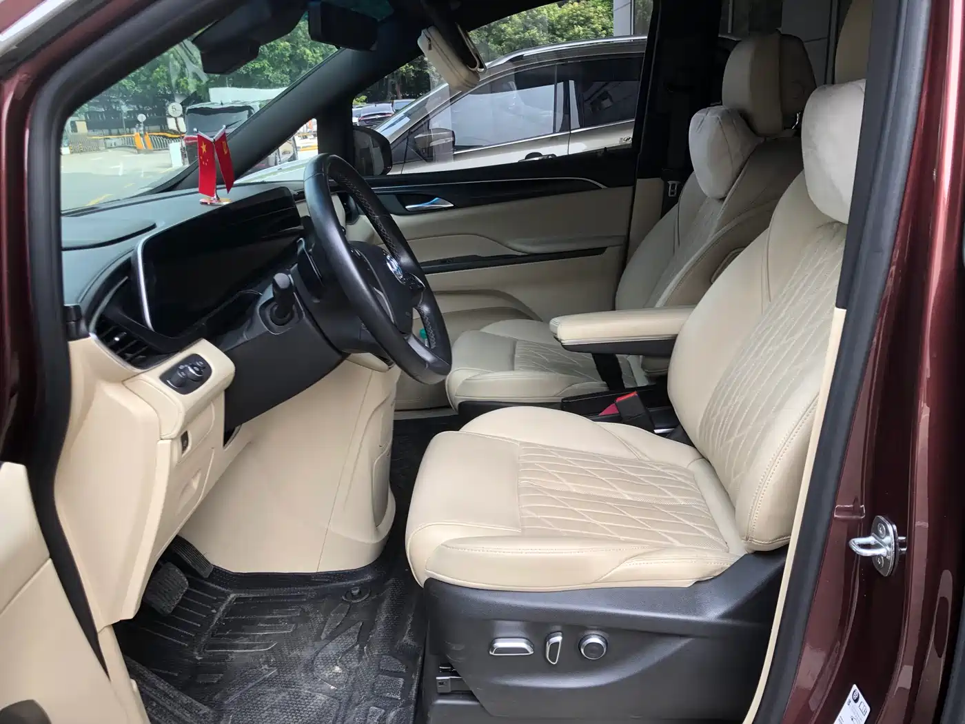 Buick GL8 2022 ES Landmark 653T Luxury фото 5