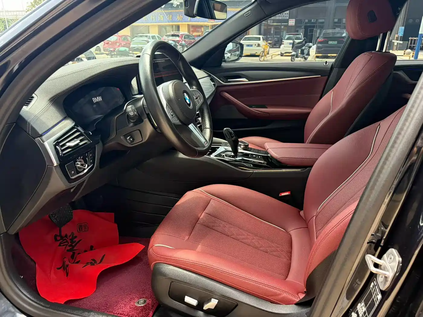 BMW 5 Series 2023 Facelift 530Li Leading M Sport Package фото 3
