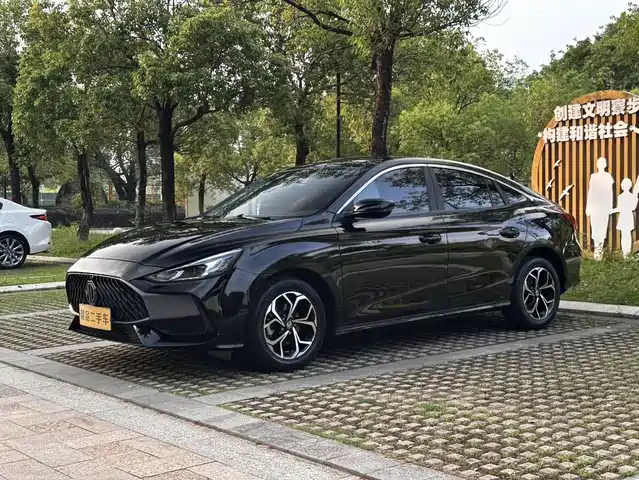 MG 5 180DVVT CVT, Молодёжный Люкс