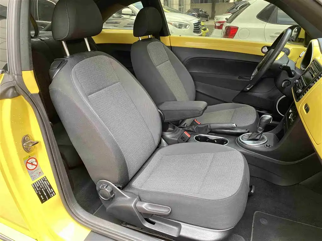 Volkswagen Beetle 2015 180TSI фото 10