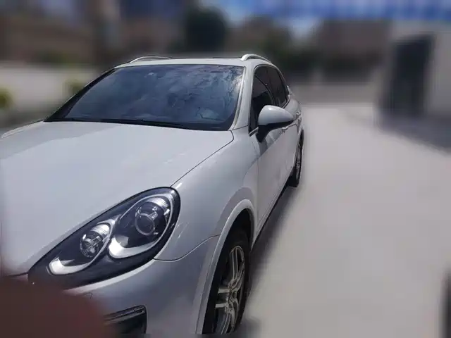  Porsche Cayenne 2016 Cayenne Platinum Edition 3.0T