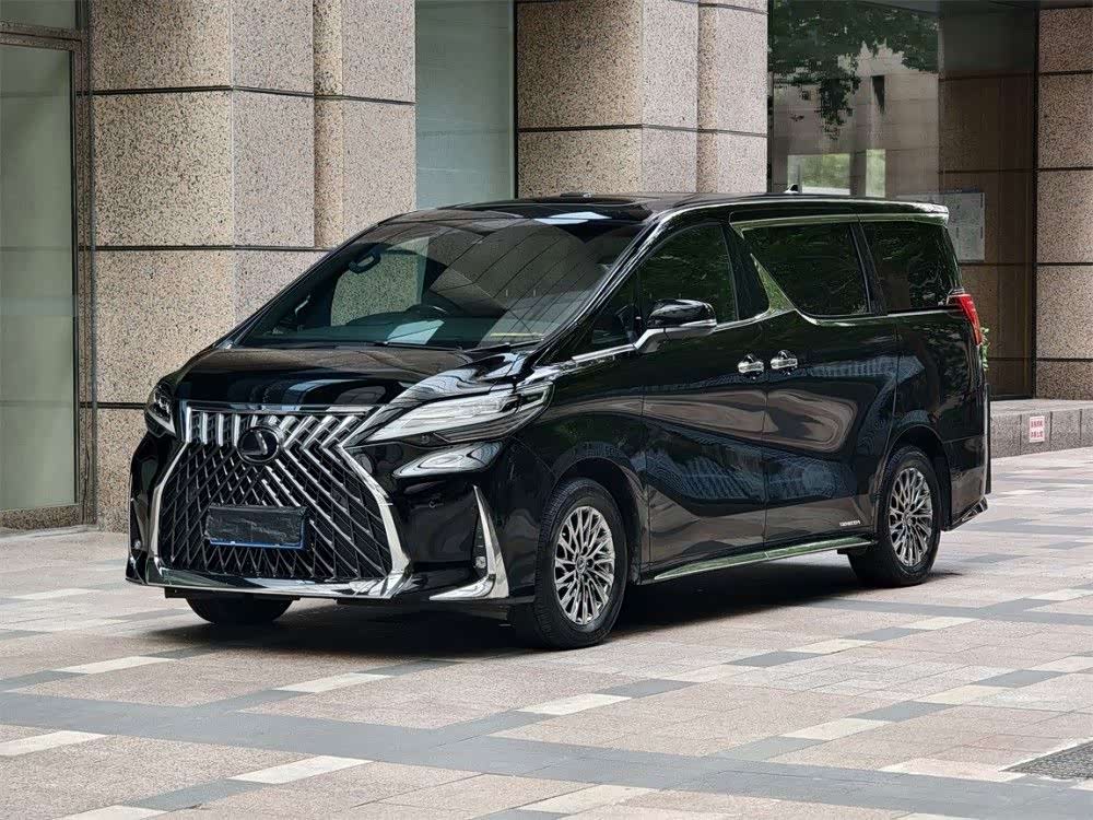 Lexus LM