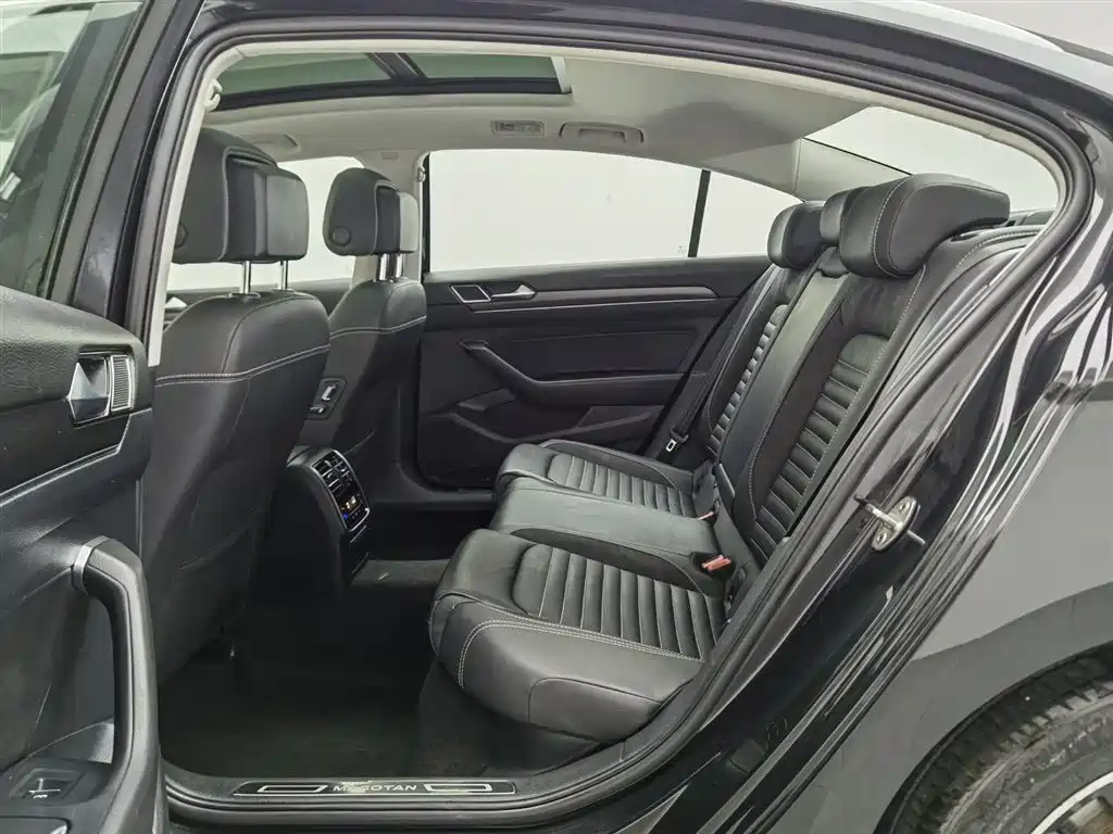 Volkswagen Magotan 2020 330TSI DSG Leading фото 15