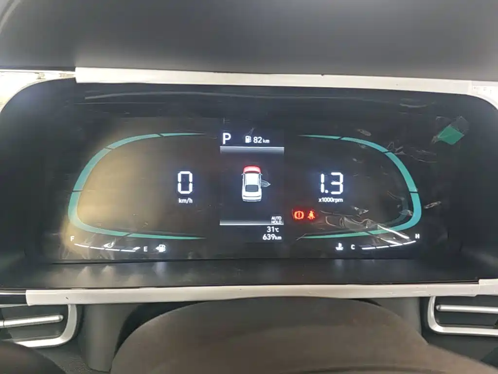 Photo 12 - Hyundai Elantra