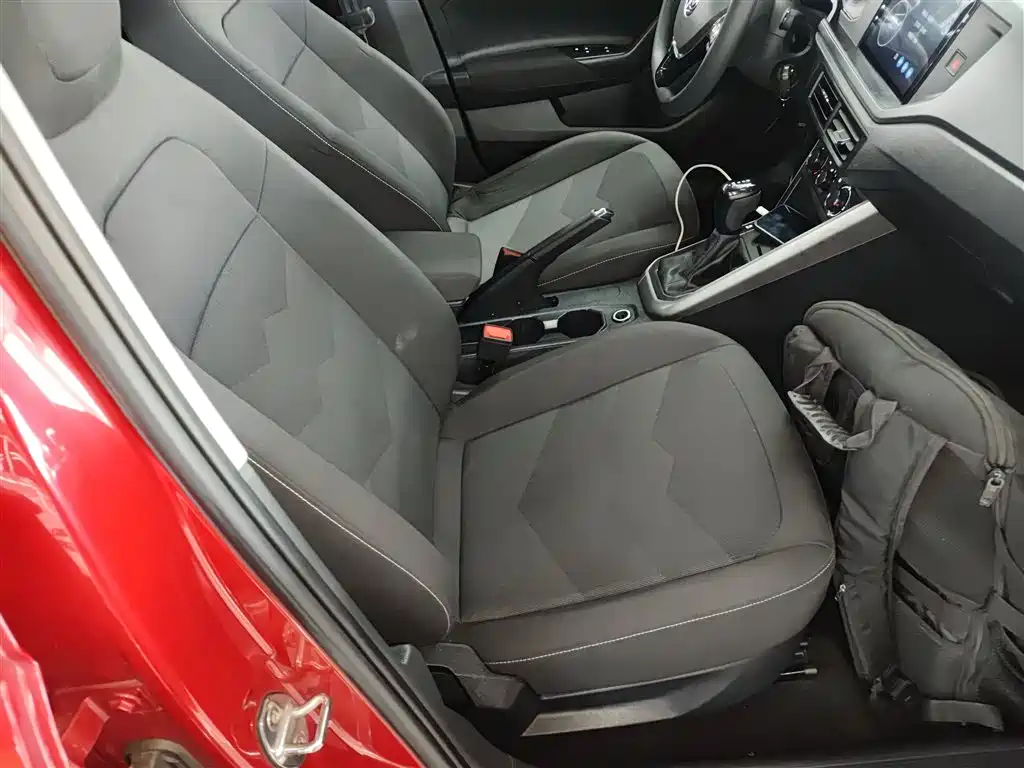Volkswagen Polo 2019 Plus 1.5L Automatic Panorama Enjoyment Edition фото 25