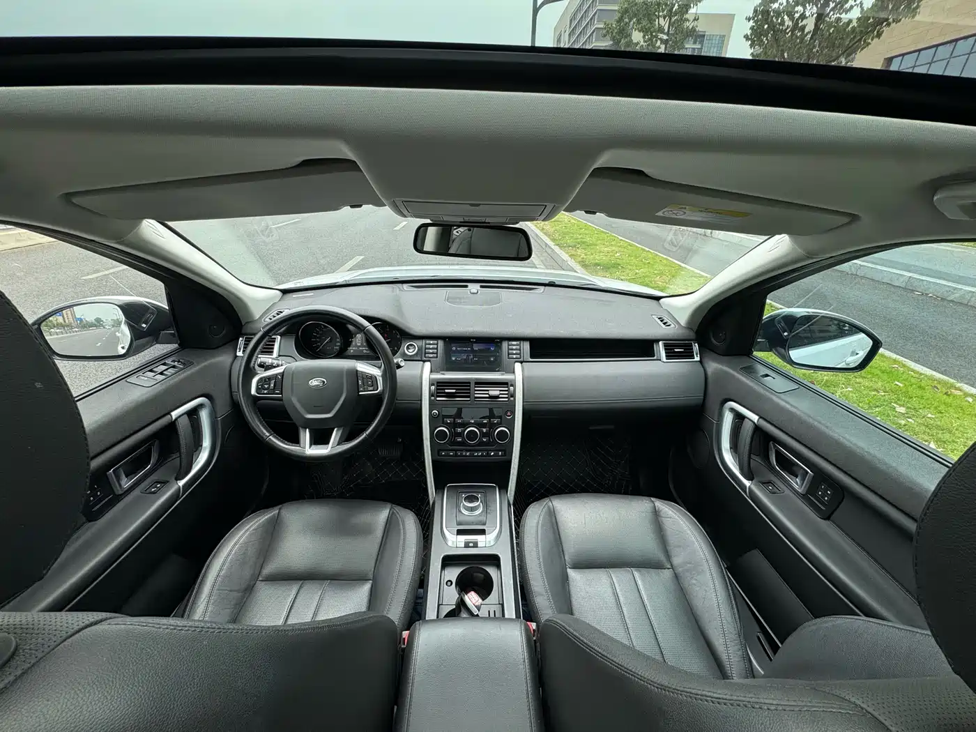 Land Rover Discovery Sport 2016 2.0T HSE фото 8
