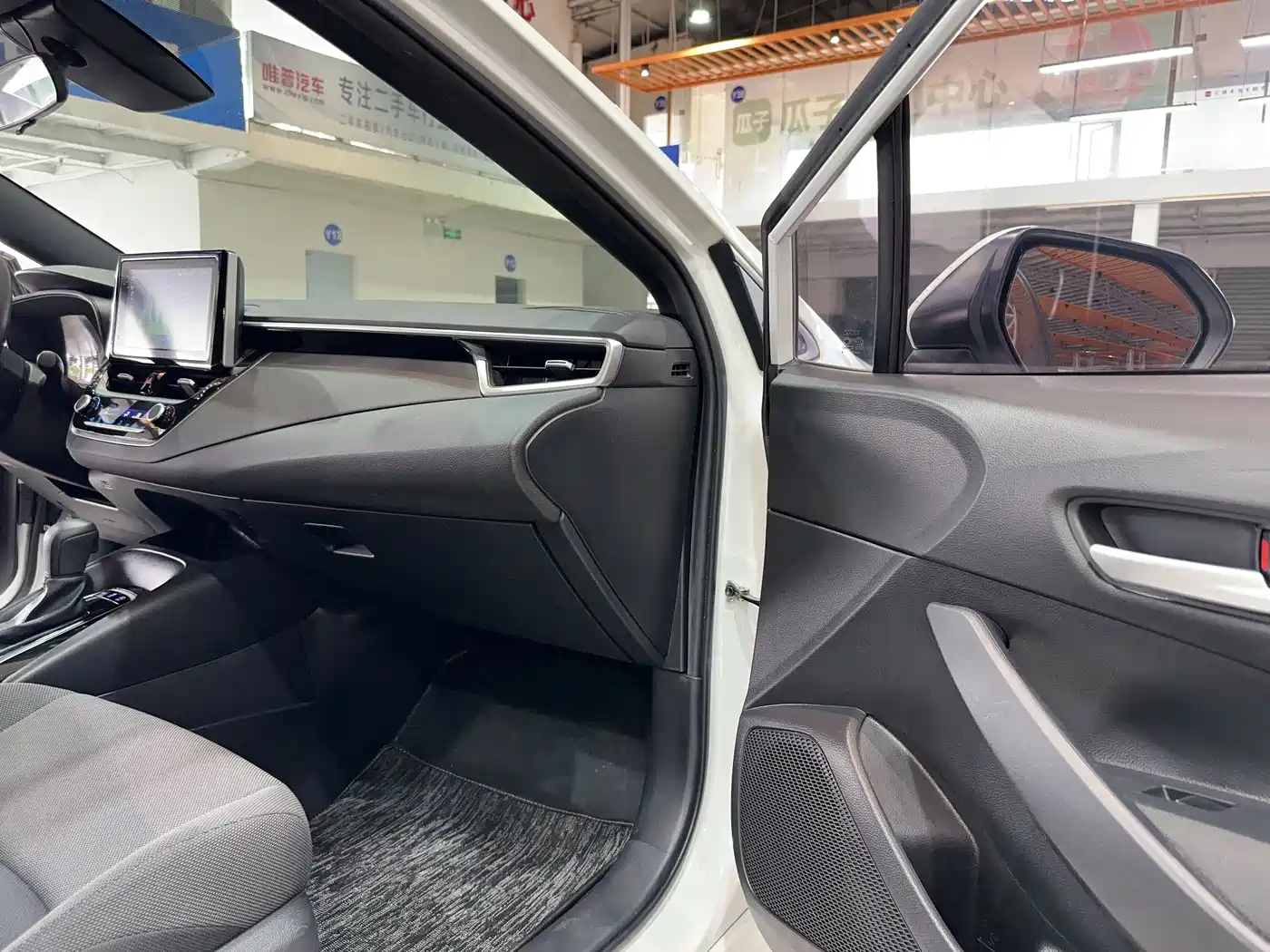 Toyota Levin 2022 185T CVT Luxury Edition фото 18