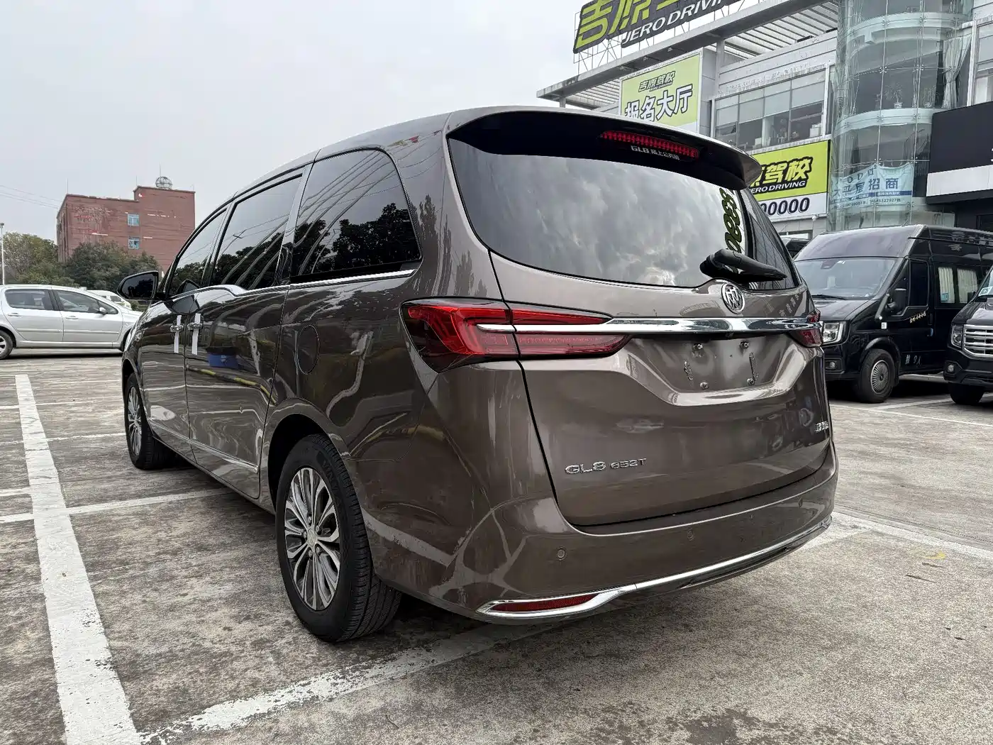Buick GL8 2021 Land Business Class 652T Luxury фото 8