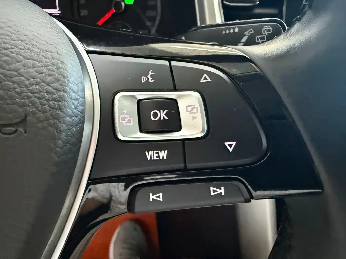 Volkswagen T-ROC 2022 280TSI DSG 2WD Elite PLUS фото 15