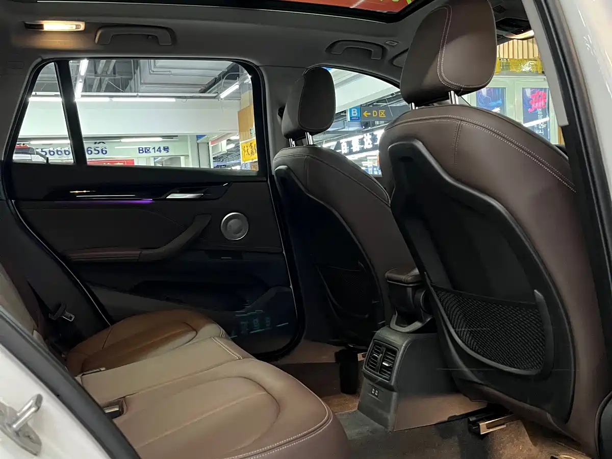 BMW X1 2021 sDrive25Li Leading фото 14