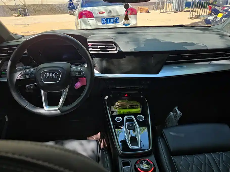 Audi A3 2025 Sportback 35TFSI Flying Premium фото 12