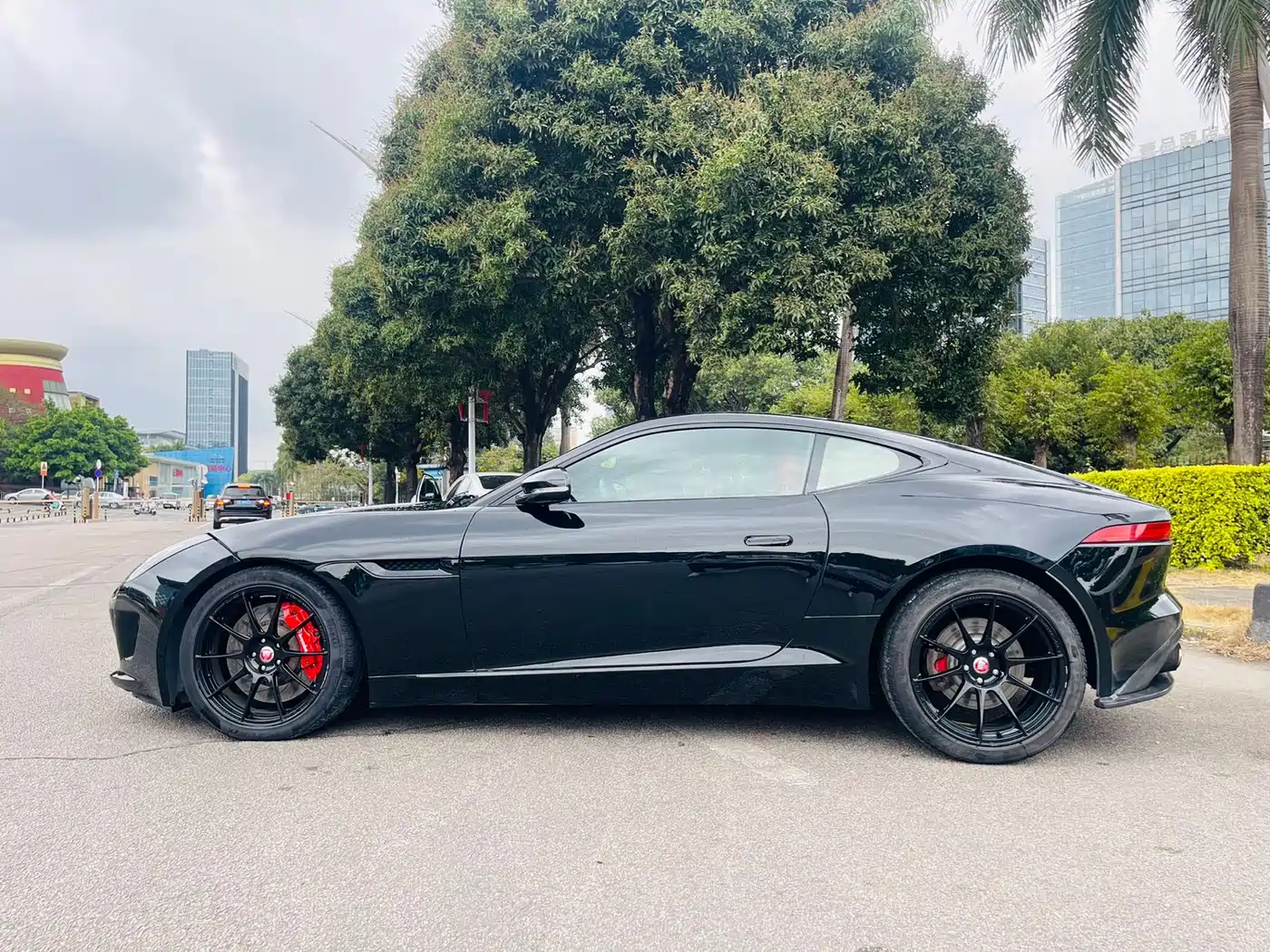 Jaguar F-TYPE 2015 3.0 SC Hardtop фото 12