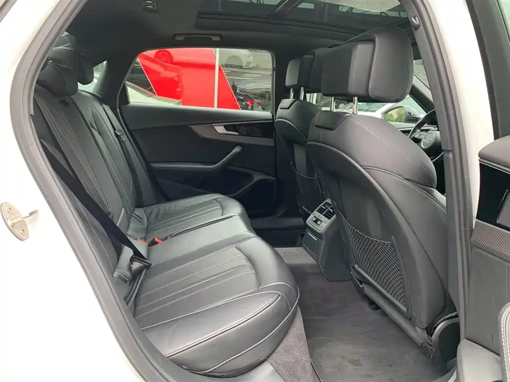Audi A4L 2023 40 TFSI quattro Luxury Sport фото 12