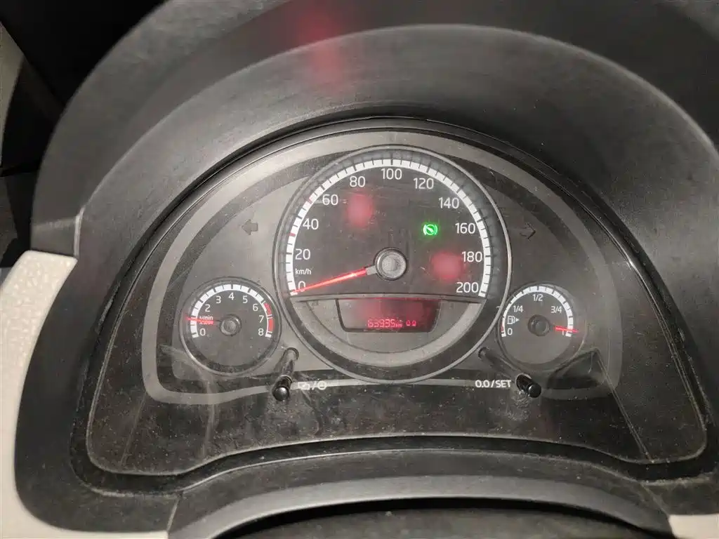 Volkswagen up! 2015 1.0L move up! фото 4