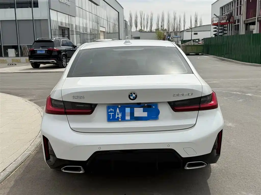 BMW 3-SERIES