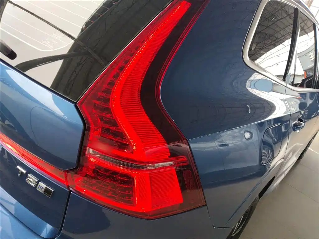 Фото 24 - Volvo XC60