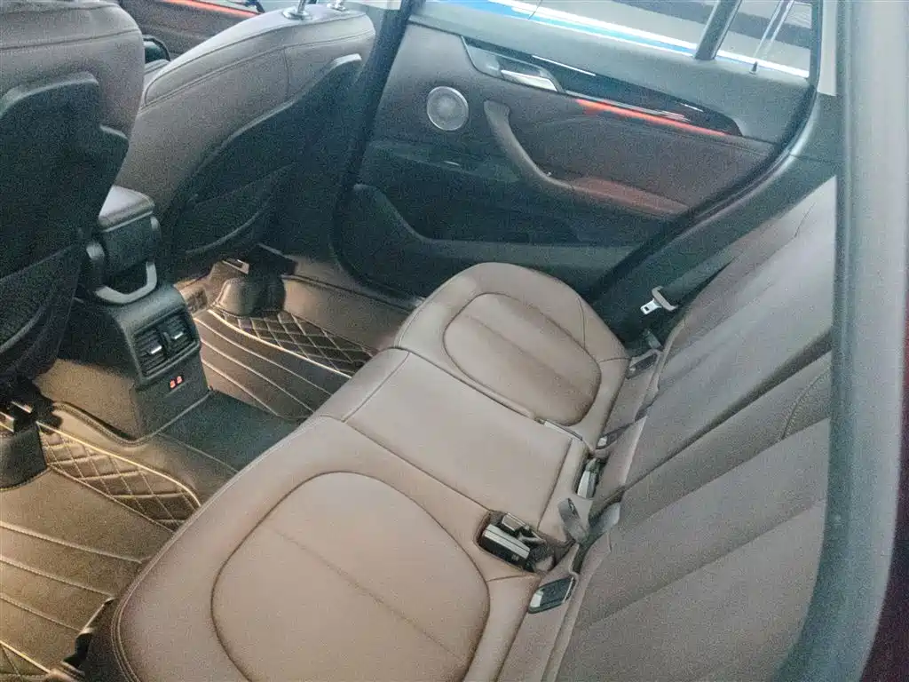 BMW X1 2022 sDrive25Li Leading фото 16