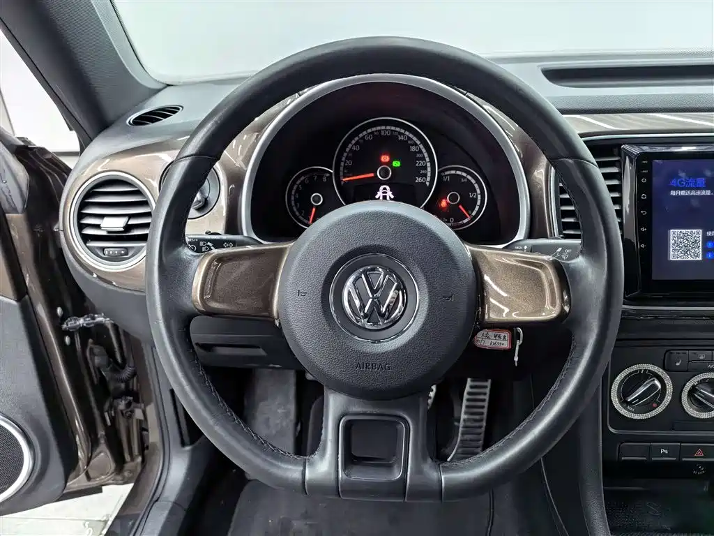 Volkswagen Beetle 2015 180TSI фото 7