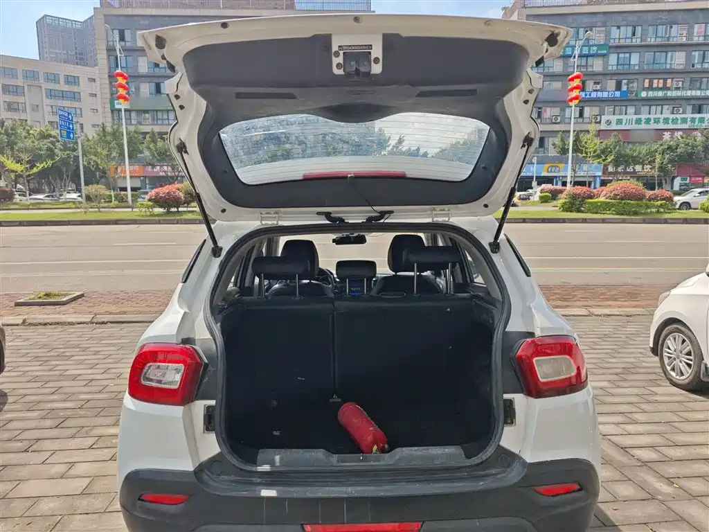 Фото 19 - Zhonghua V3