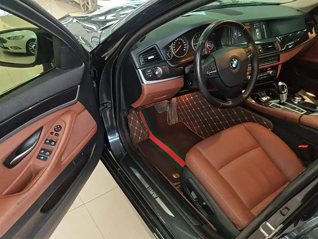 BMW 5 Series 2014 520Li Elegance фото 13