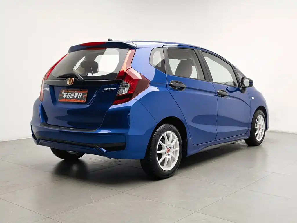 Photo 2 - Honda Fit