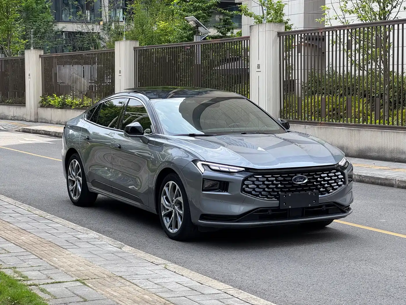 FORD MONDEO