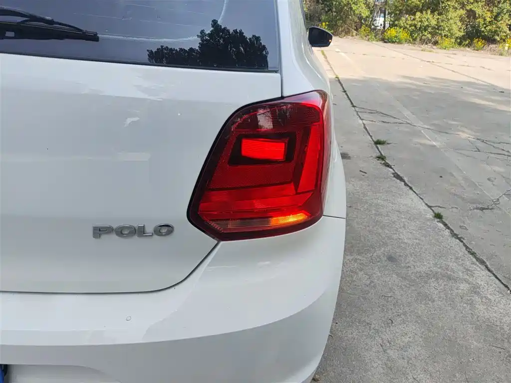Volkswagen Polo 2016 1.4L Manual Trend фото 24