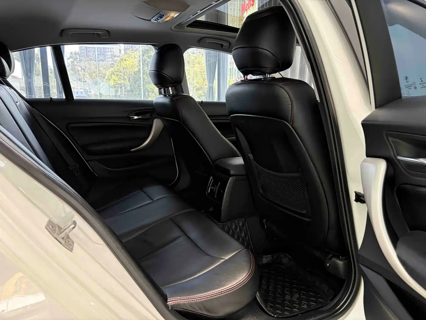 BMW 1 Series (Import) 2015 120i Leading фото 27