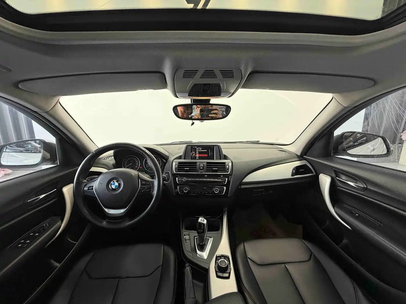BMW 1 Series (Import) 2015 120i Leading фото 5