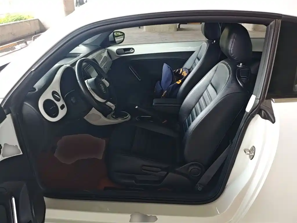 Volkswagen Beetle 2017 180TSI Enjoy фото 15