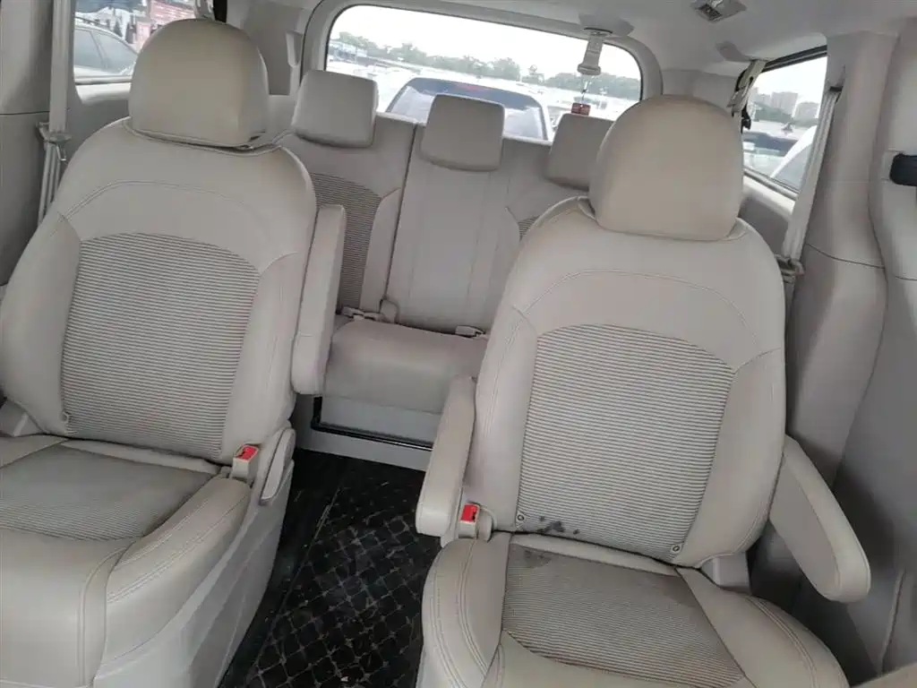 SAIC Maxus Maxus G10 2018 PLUS 2.4L Manual Elite Edition фото 17