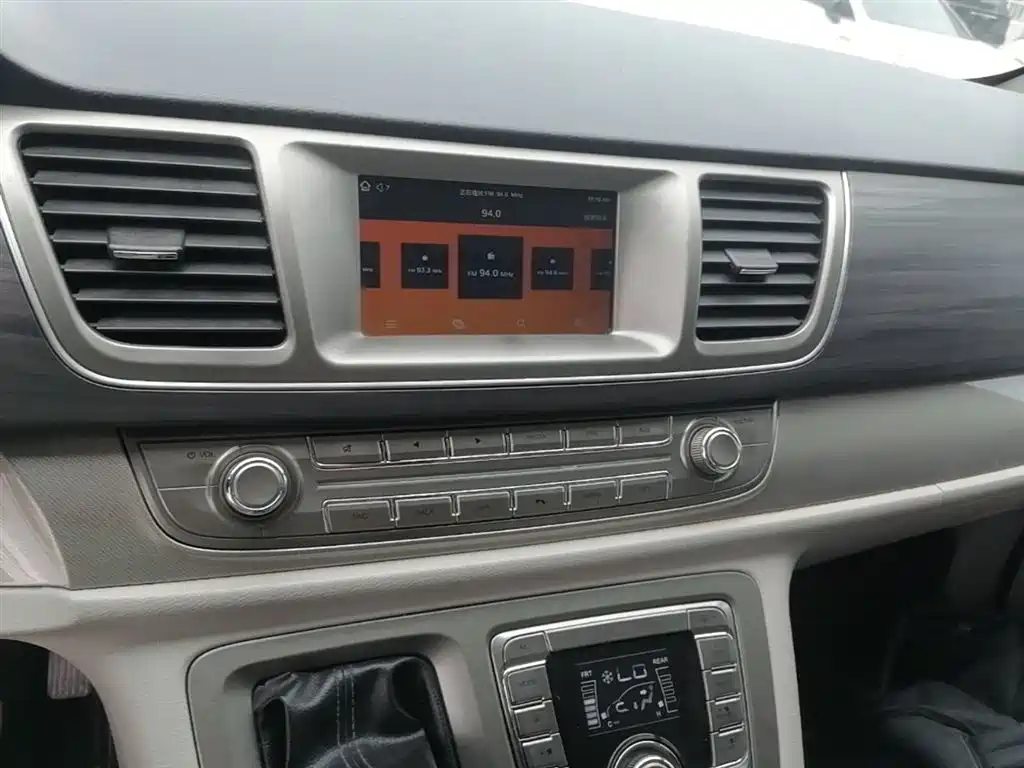 SAIC Maxus Maxus G10 2018 PLUS 2.4L Manual Elite Edition фото 13