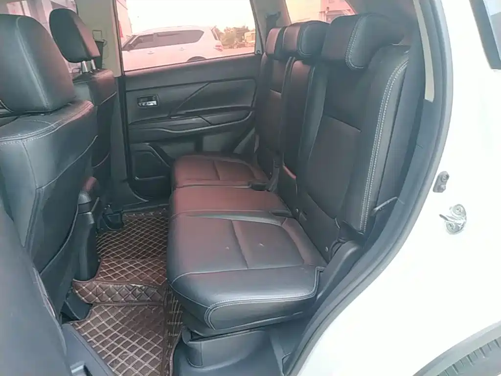 Mitsubishi Outlander 2017 2016 2.4L 4WD Elite Edition 5-seater